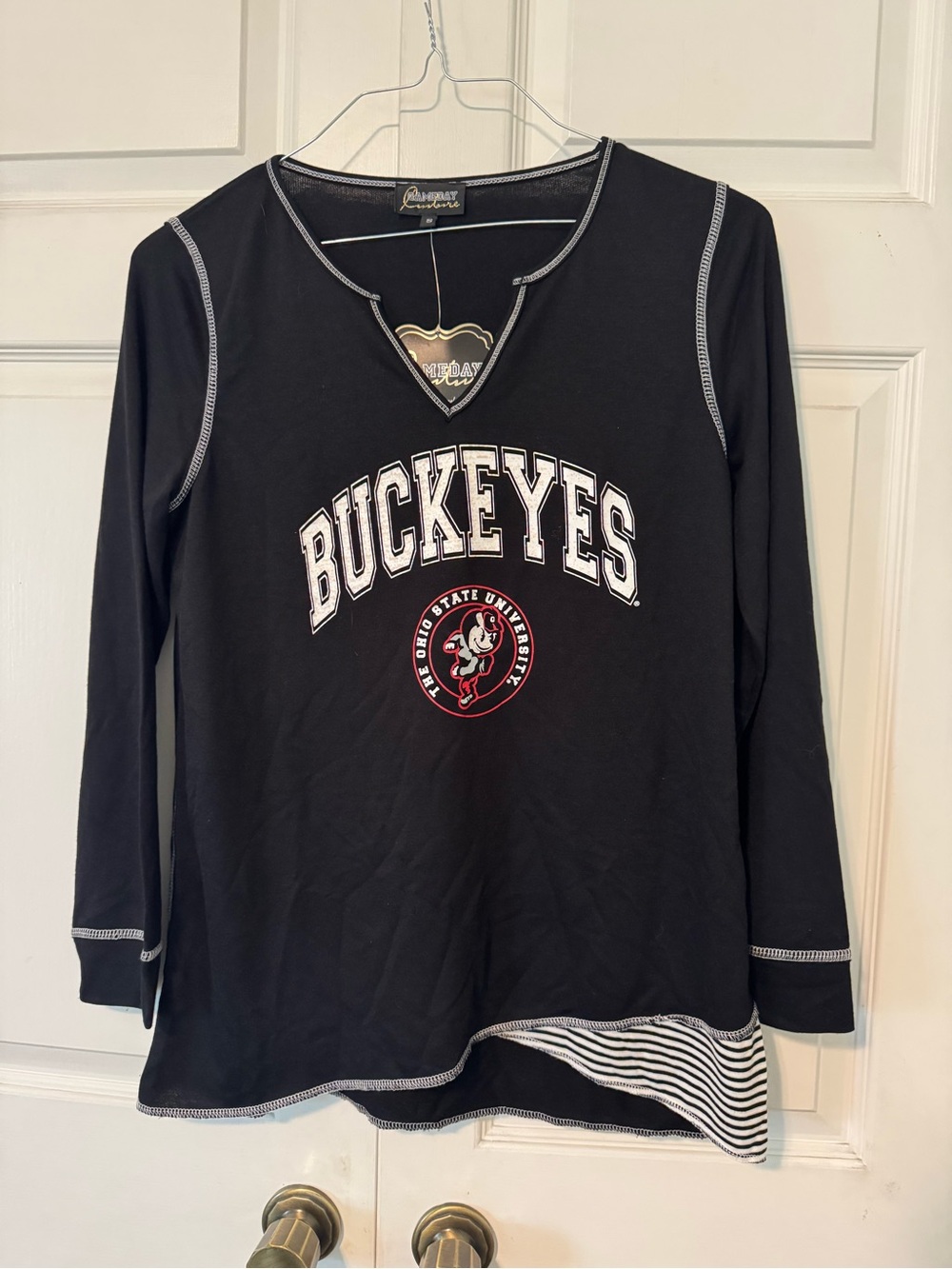 NWT Black Buckeyes Long-Sleeve Tee with Striped Hem by Gameday contour S